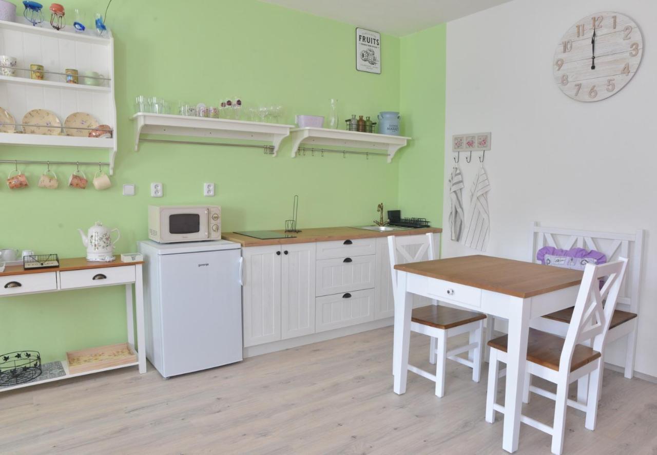 Apartment Mandle